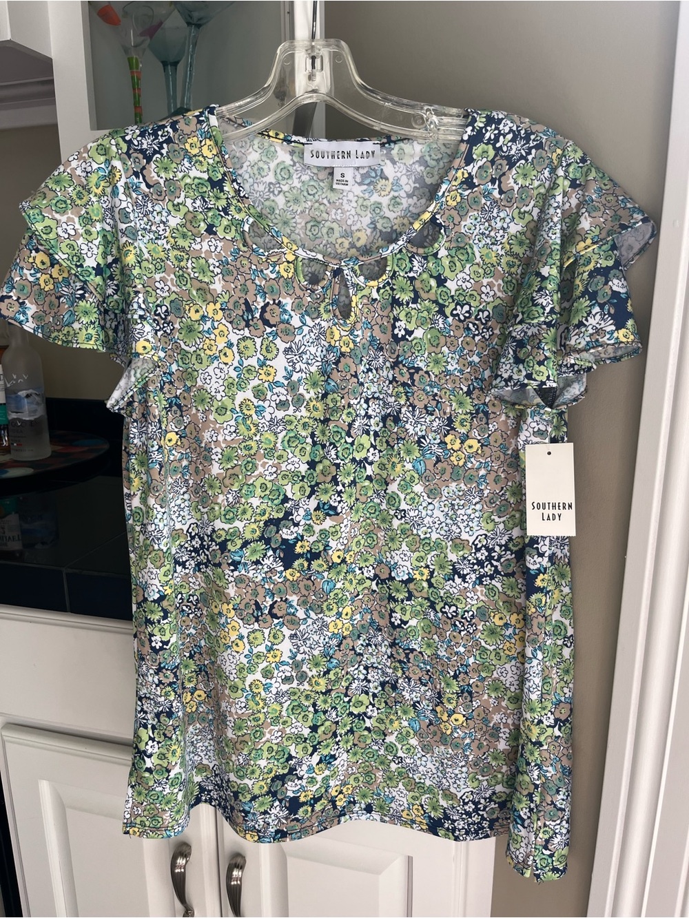 Southern Lady Green Navy Floral Flutter Sleeve Top Size Small Brand New